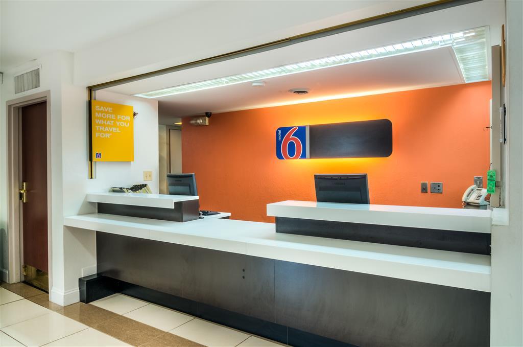 Motel 6 Нормал Интерьер фото